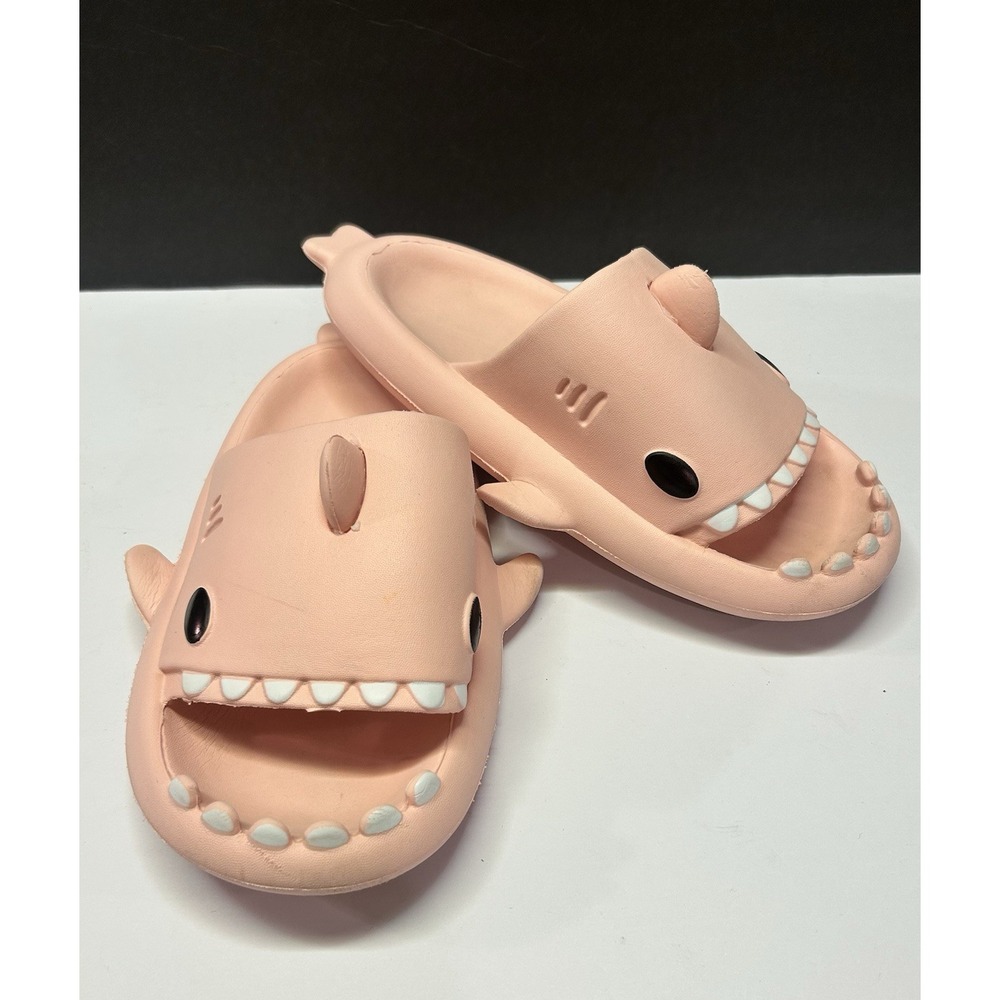 Crayon Friends Pink Shark Slides Women Size 36-37 (6-6.5) Foam Cloud Sandals